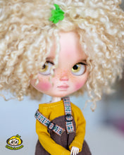 Load image into Gallery viewer, Custom Blythe doll "Nube"